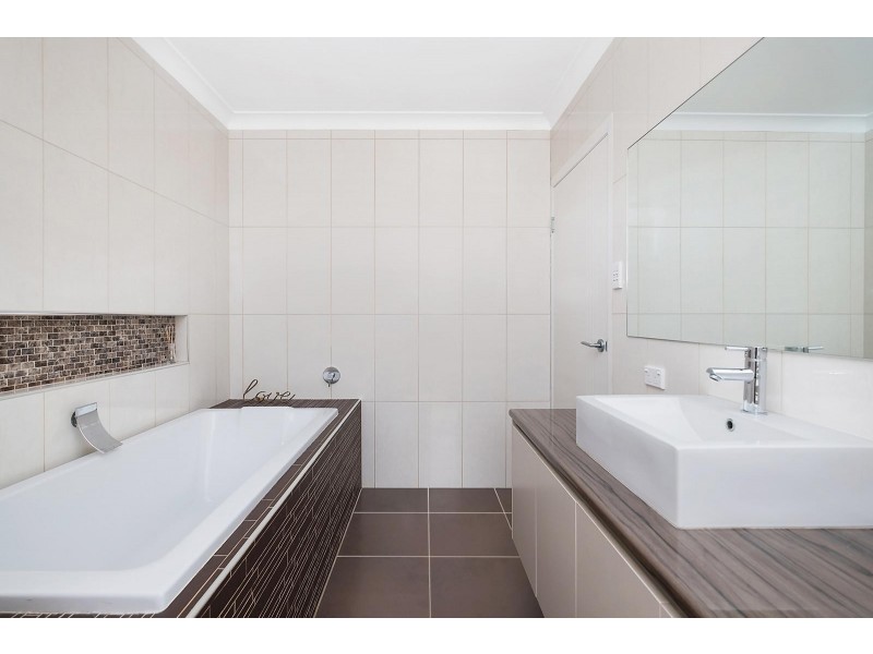 18 Quail Crescent, Highfields QLD 4352