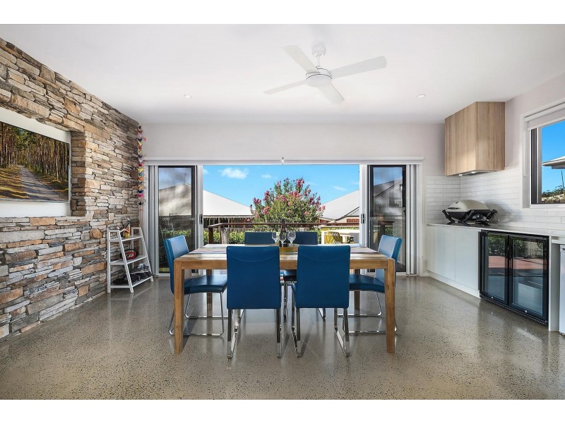 15 Brimblecombe Drive, Middle Ridge QLD 4350