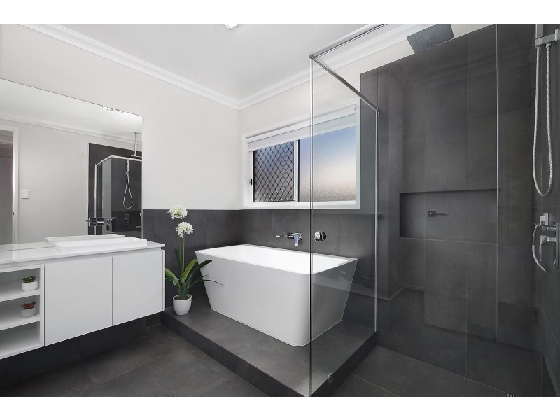 15 Brimblecombe Drive, Middle Ridge QLD 4350