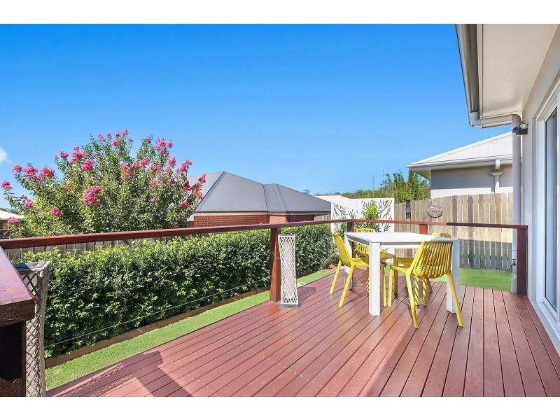 15 Brimblecombe Drive, Middle Ridge QLD 4350