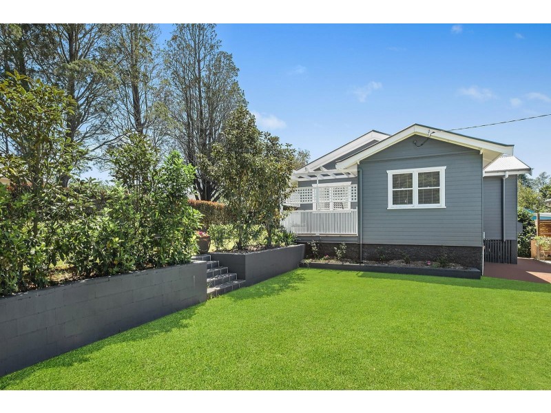 64 Wooldridge Street, Mount Lofty QLD 4350