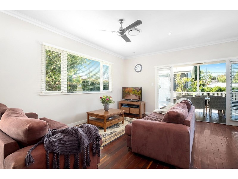 64 Wooldridge Street, Mount Lofty QLD 4350