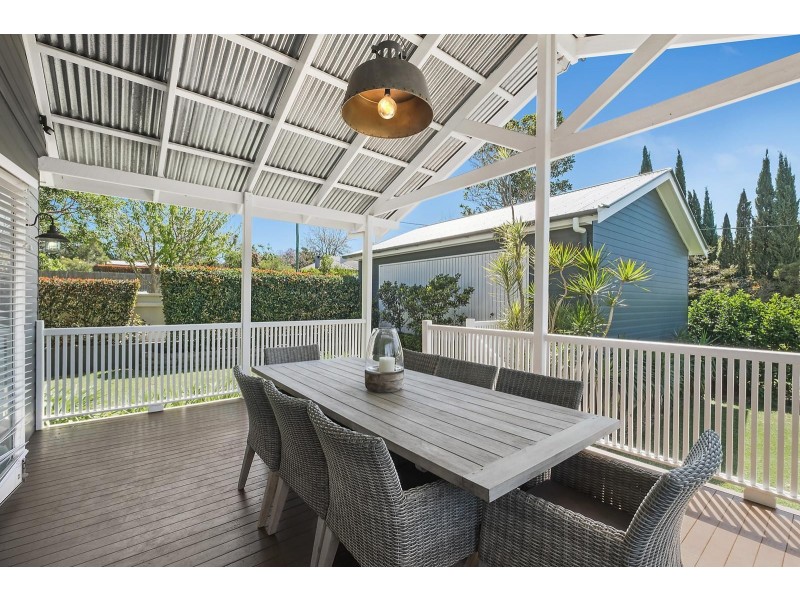 64 Wooldridge Street, Mount Lofty QLD 4350