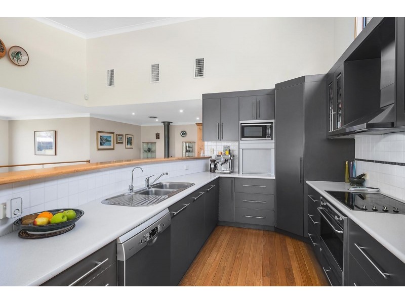 18 Flagstone Creek Road, Middle Ridge QLD 4350