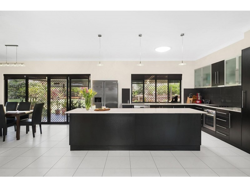 1 Bernard Court, Highfields QLD 4352