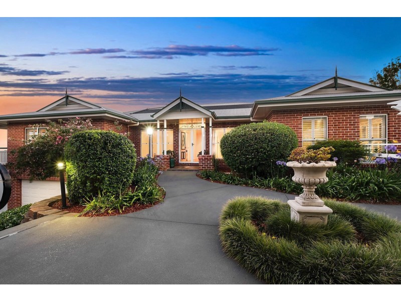 8 Huntingdale Court, Mount Lofty QLD 4350