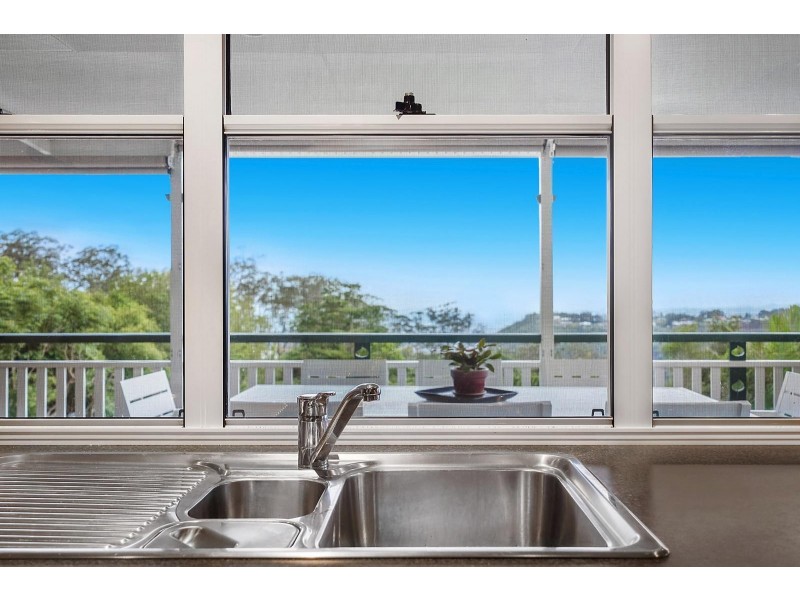 8 Huntingdale Court, Mount Lofty QLD 4350