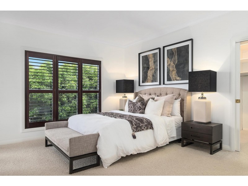 8 Huntingdale Court, Mount Lofty QLD 4350
