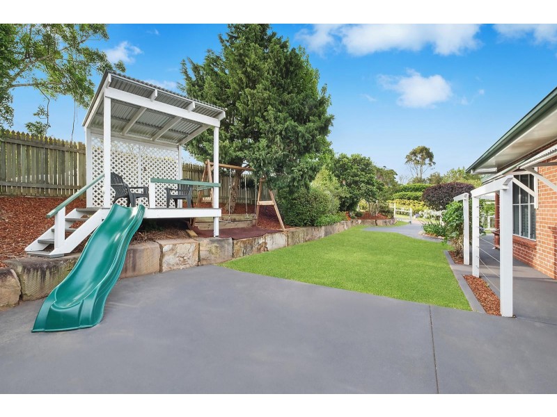 8 Huntingdale Court, Mount Lofty QLD 4350