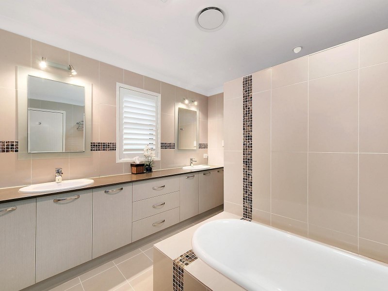 54 Skyline Drive, Blue Mountain Heights QLD 4350