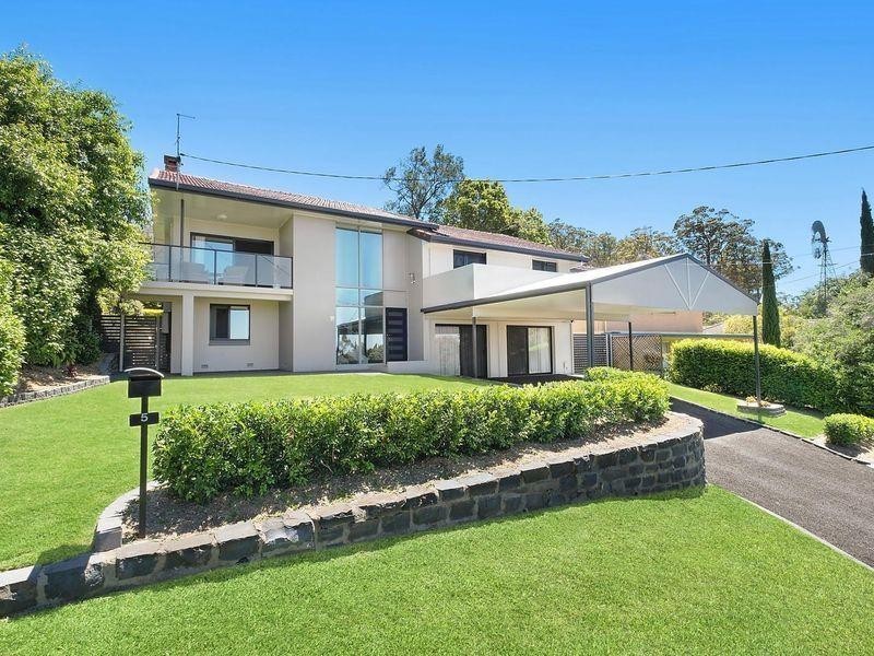 5 Owen Street, Mount Lofty QLD 4350