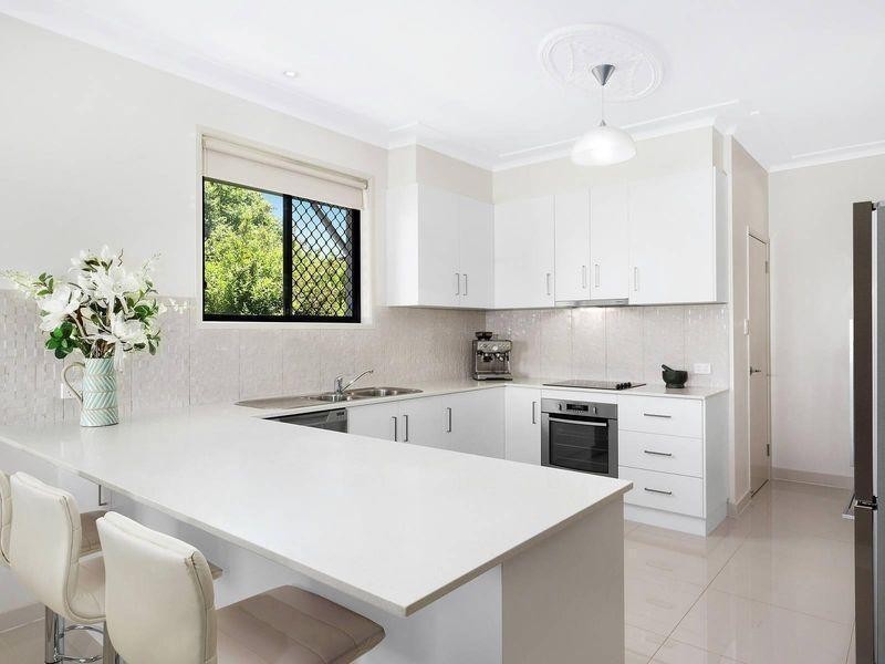 5 Owen Street, Mount Lofty QLD 4350