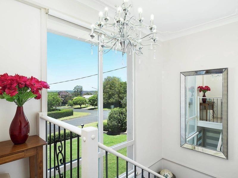 5 Owen Street, Mount Lofty QLD 4350