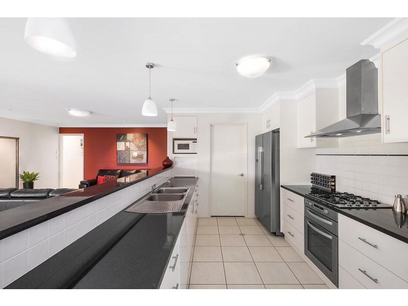 8 Kestrel Court, Rangeville QLD 4350