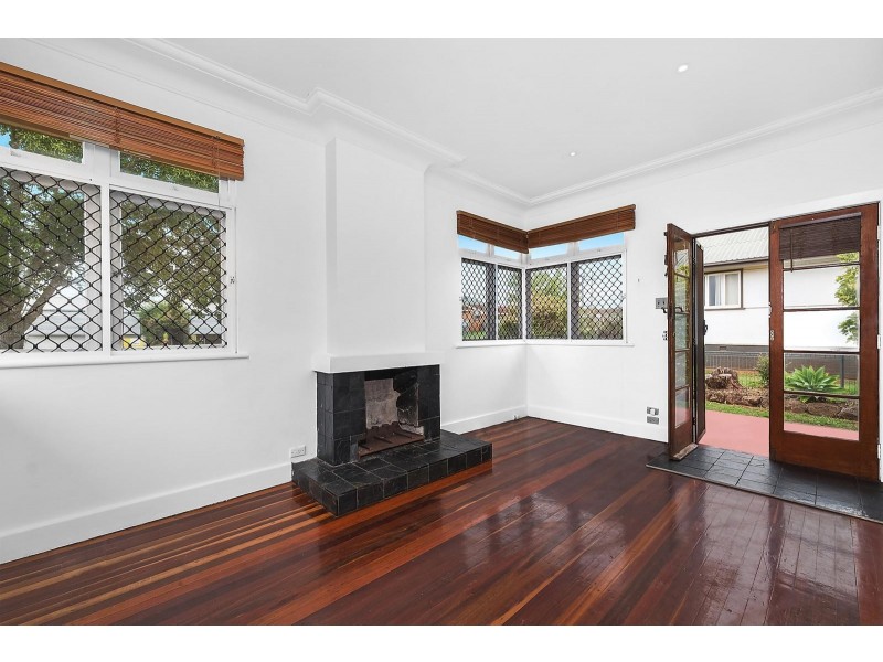 33 Priest Street, Rockville QLD 4350