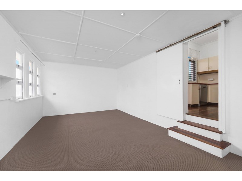 33 Priest Street, Rockville QLD 4350