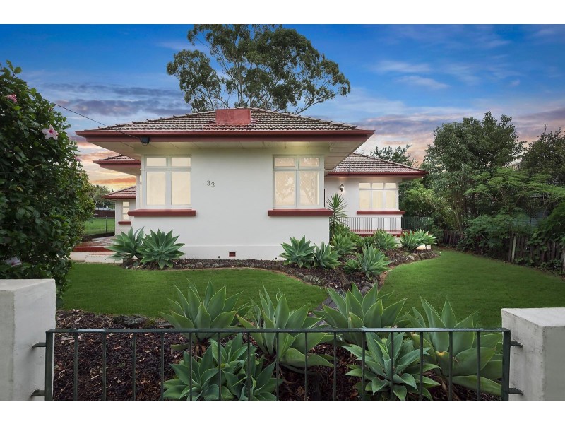 33 Priest Street, Rockville QLD 4350