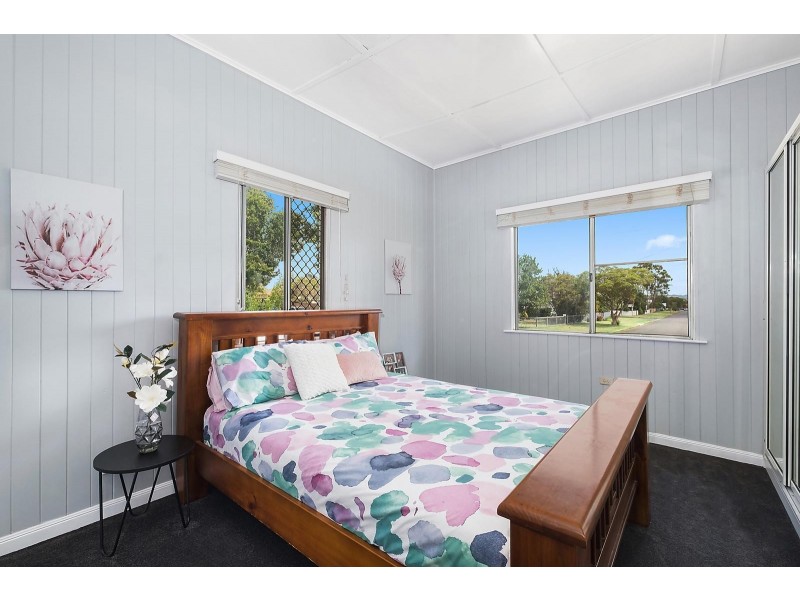 2A Jenkins Street, Newtown QLD 4350