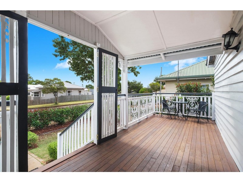 2A Jenkins Street, Newtown QLD 4350