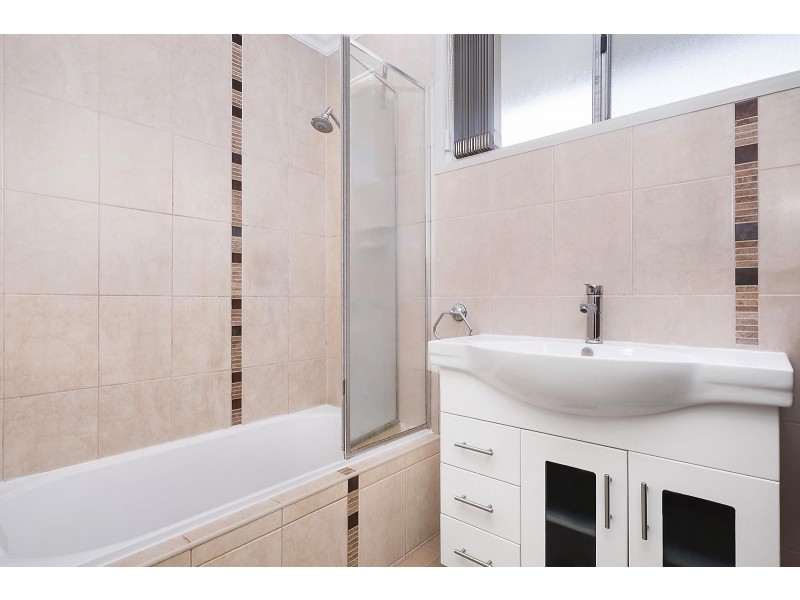 6 Raelyn Street, Centenary Heights QLD 4350