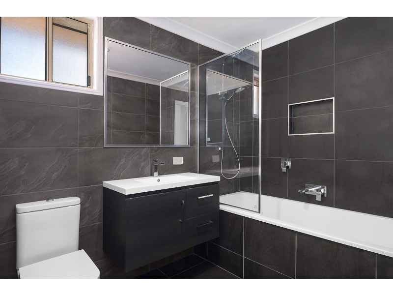 7 Russell Court, Wyreema QLD 4352