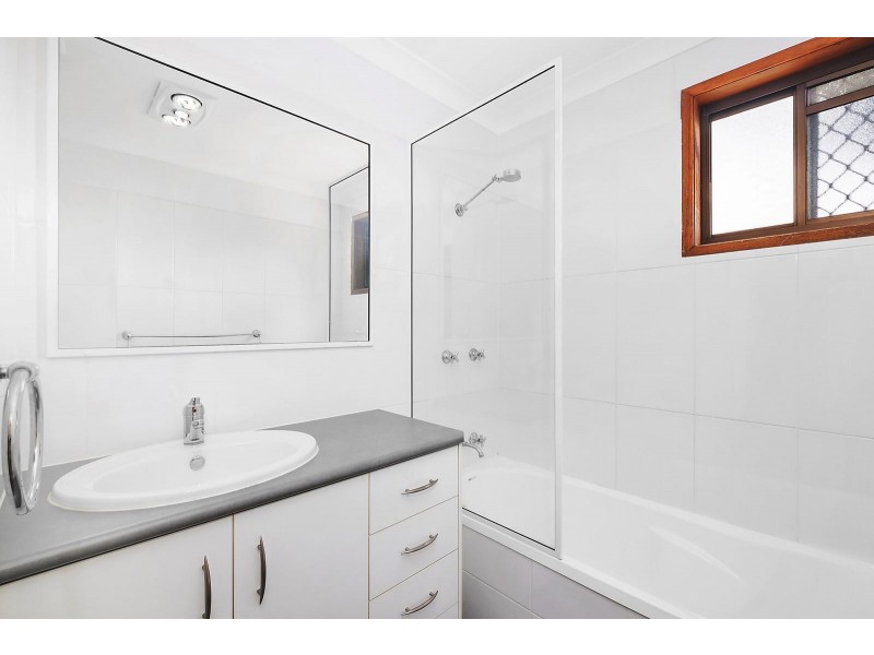 2/3 Sherry Street, Wilsonton Heights QLD 4350