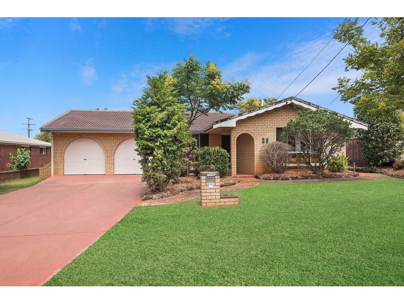 20 Hazel Street, Centenary Heights QLD 4350