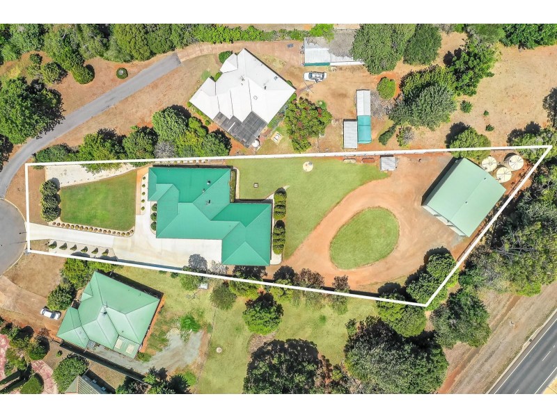 4 Sundowner Court, Highfields QLD 4352