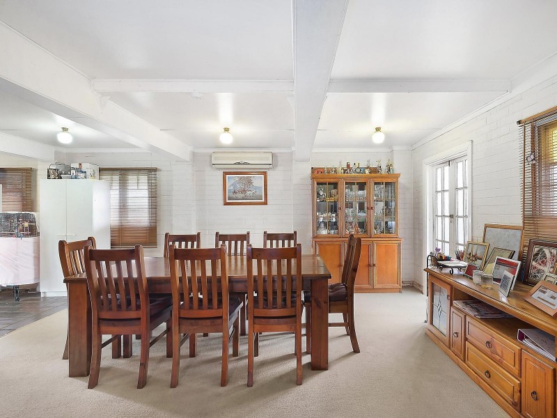 27 Holberton Street, Rockville QLD 4350