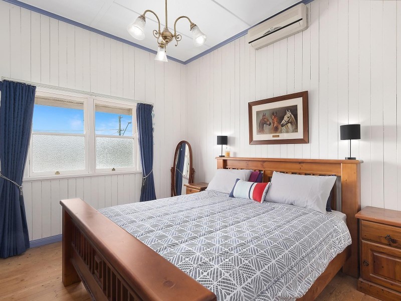 27 Holberton Street, Rockville QLD 4350