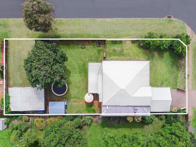 27 Holberton Street, Rockville QLD 4350