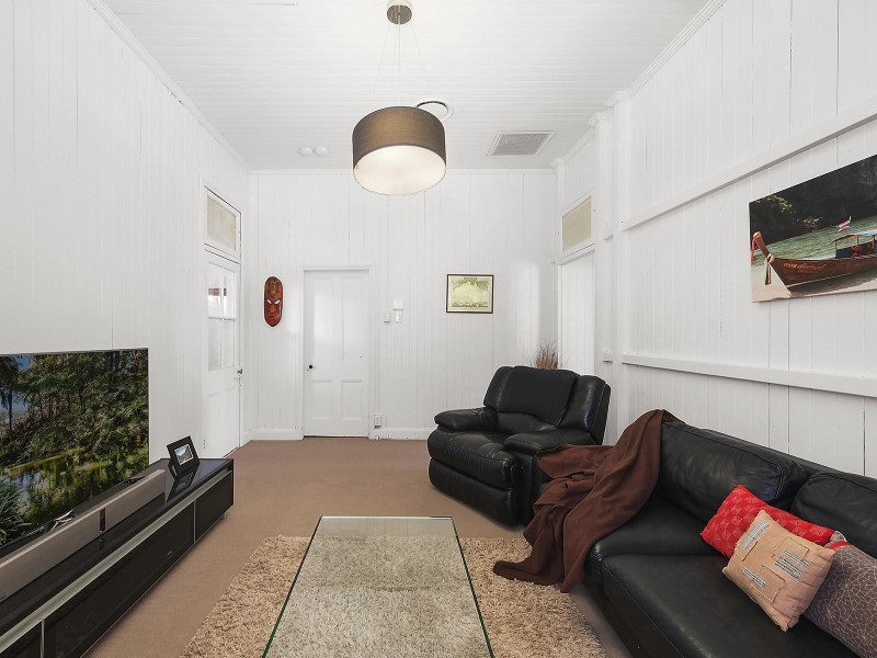 2 Burstow Street, East Toowoomba QLD 4350