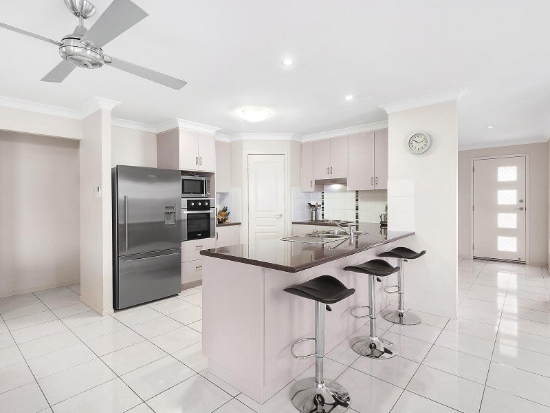 5 Sandalwood Drive, Glenvale QLD 4350