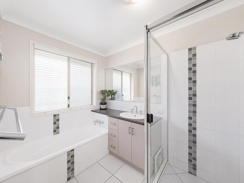 5 Sandalwood Drive, Glenvale QLD 4350