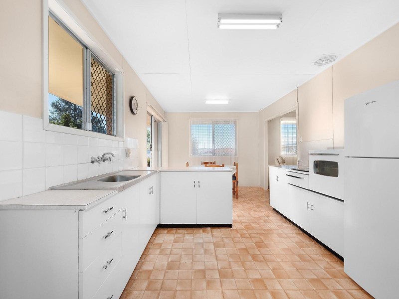 159 Alderley Street, Centenary Heights QLD 4350