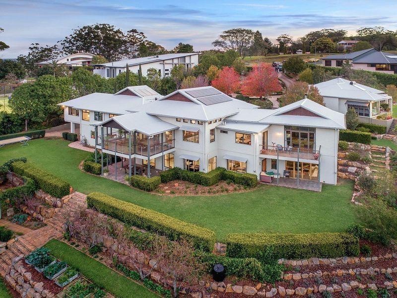 3 Rosewall Court, Mount Kynoch QLD 4350