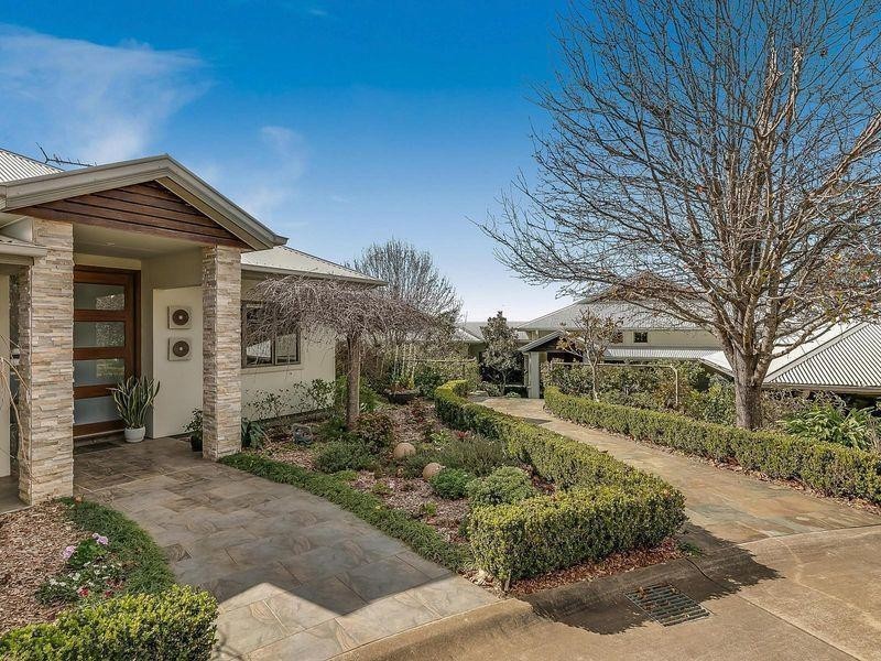 3 Rosewall Court, Mount Kynoch QLD 4350