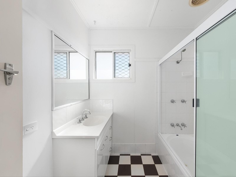 11 McIntyre Street, Centenary Heights QLD 4350