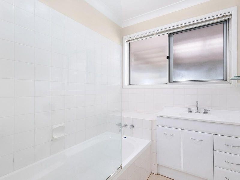10 Claire Street, Centenary Heights QLD 4350