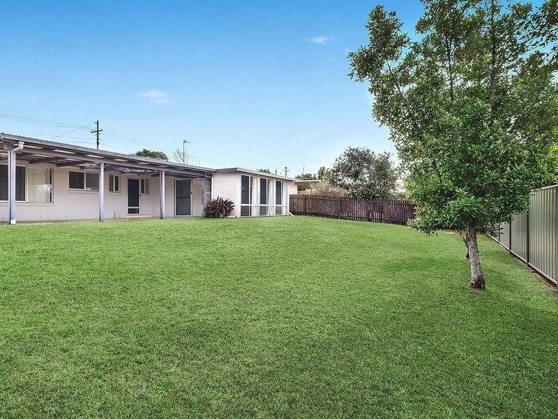 10 Claire Street, Centenary Heights QLD 4350