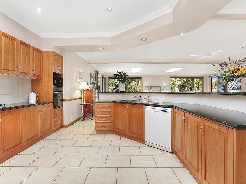 1 Montclair Close, Middle Ridge QLD 4350