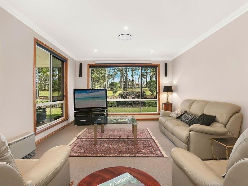 1 Montclair Close, Middle Ridge QLD 4350
