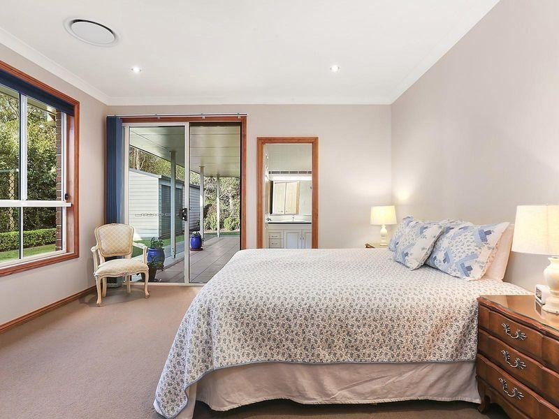 1 Montclair Close, Middle Ridge QLD 4350