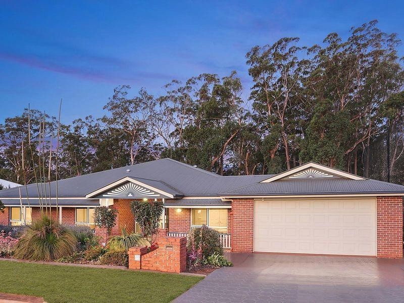 1 Montclair Close, Middle Ridge QLD 4350
