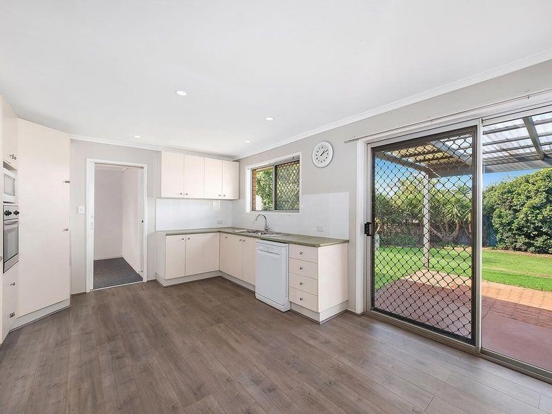 8 Rutkin Street, Kearneys Spring QLD 4350