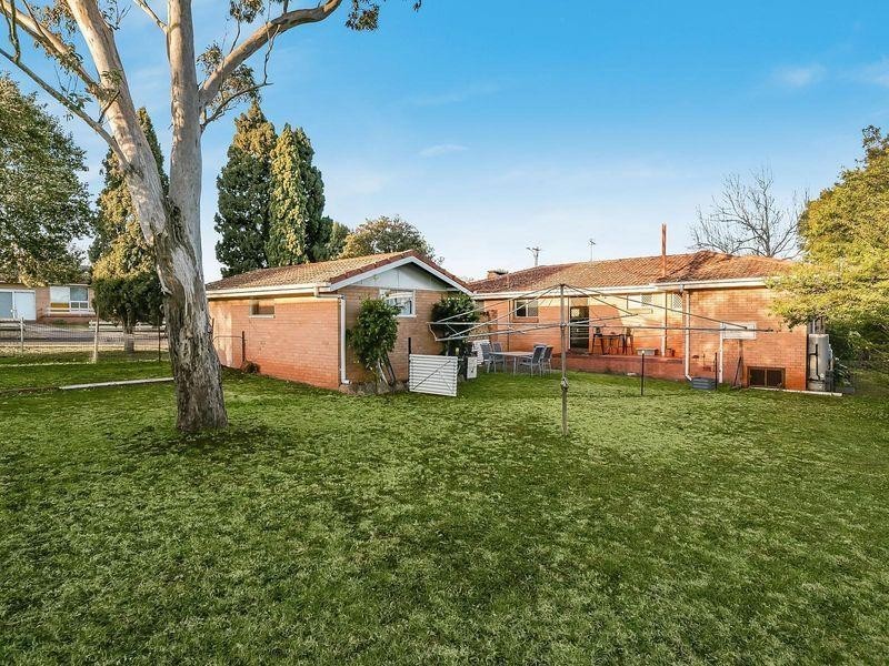 1 Berghofer Street, Rockville QLD 4350