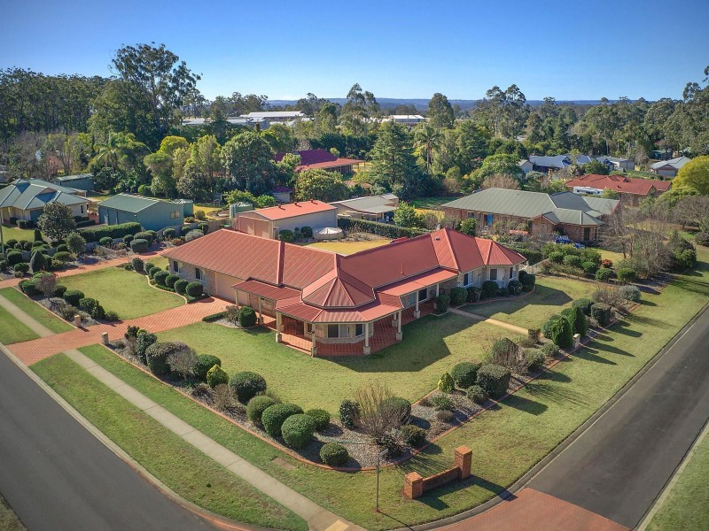 2 Tara Court, Highfields QLD 4352