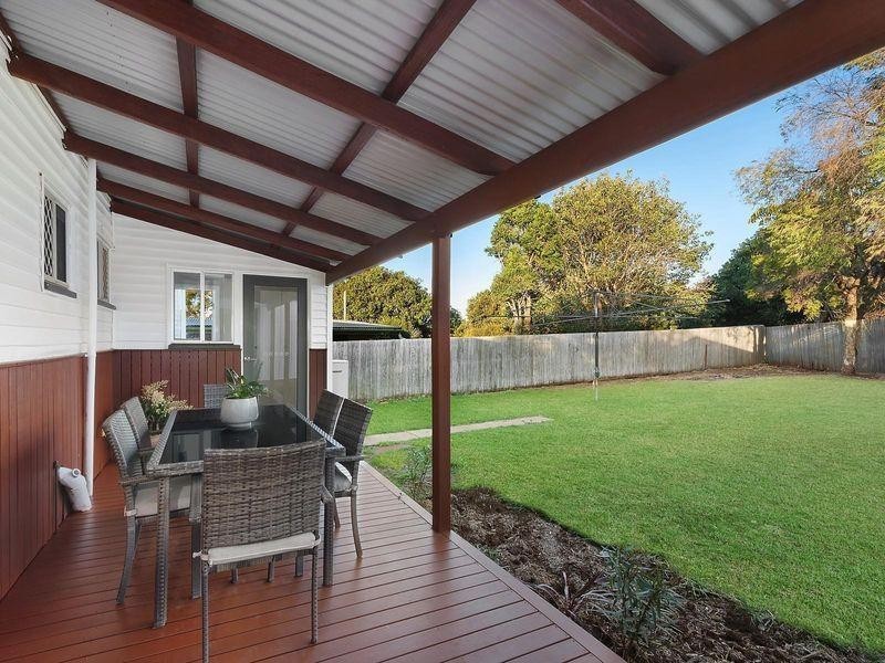 6 Reginald Street, Mount Lofty QLD 4350