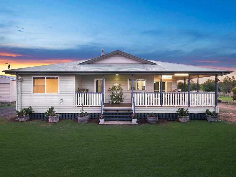 26 Railway Street, Cambooya QLD 4358