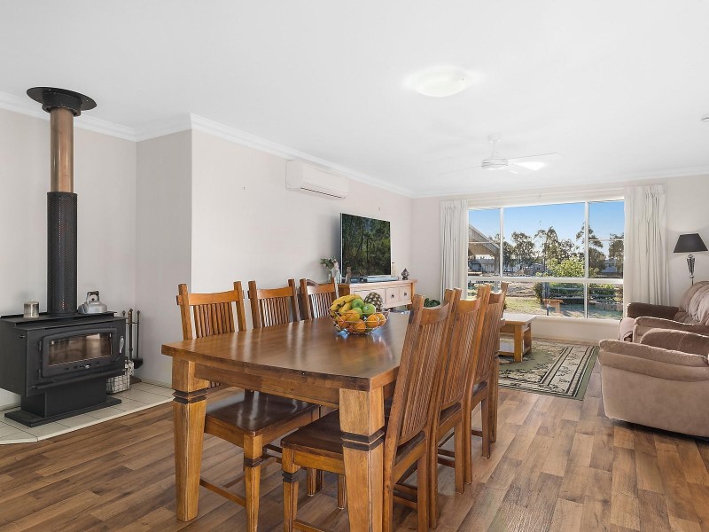 26 Railway Street, Cambooya QLD 4358